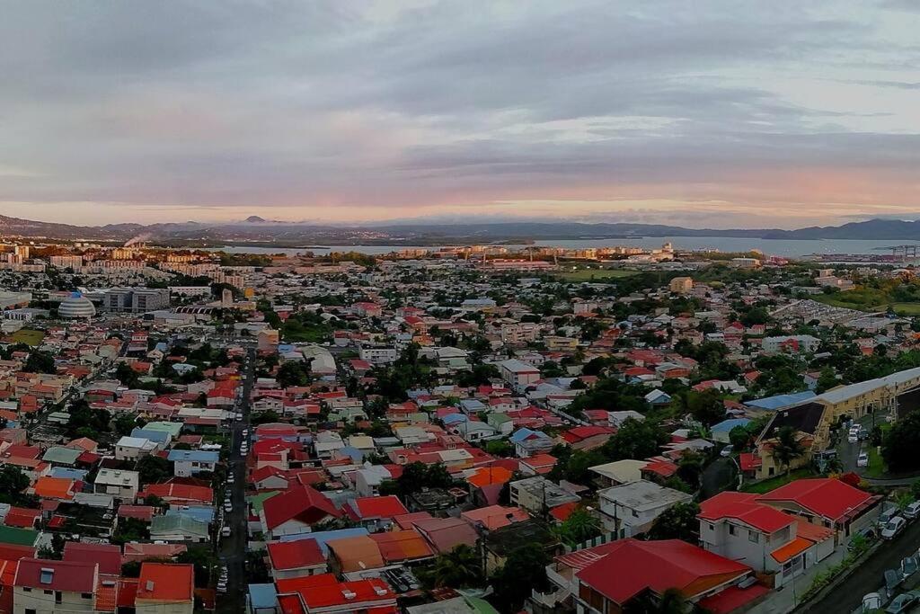 Bienvenue Au 7Eme Ciel Dans Le Spacieux T3 ! Apartman Fort-de-France Kültér fotó